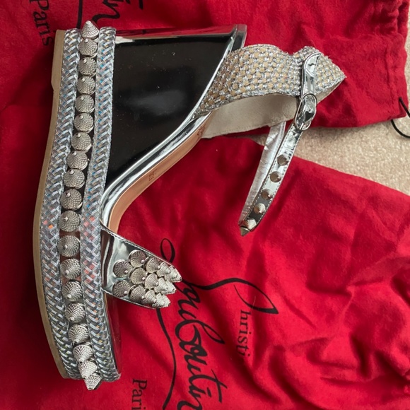 Christian Louboutin BRAND NEW NEVER WORN - Picture 3 of 6